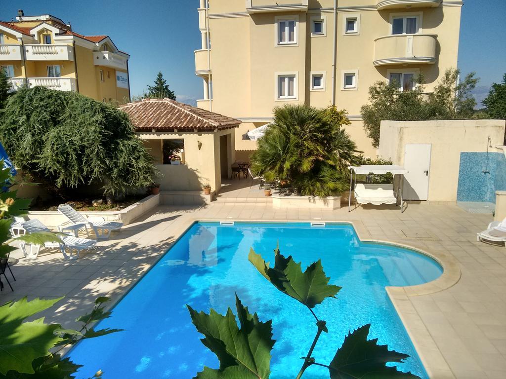 Aparthotel Lekavski Затон Екстер'єр фото