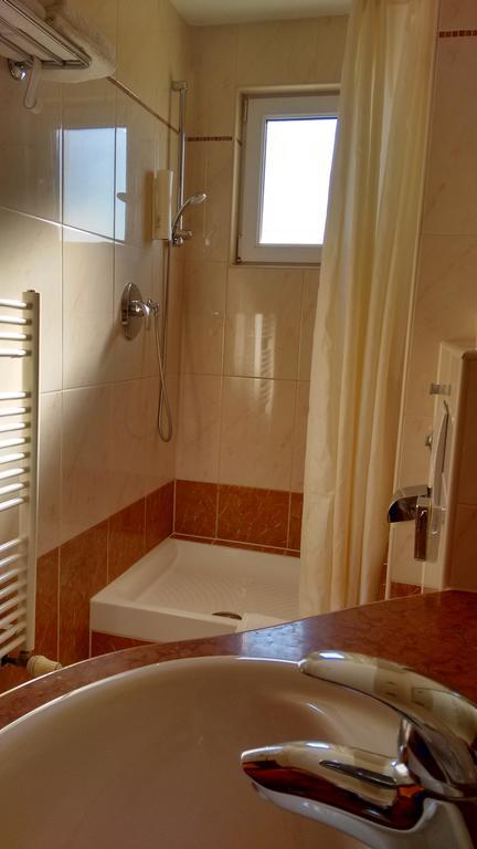 Aparthotel Lekavski Затон Екстер'єр фото