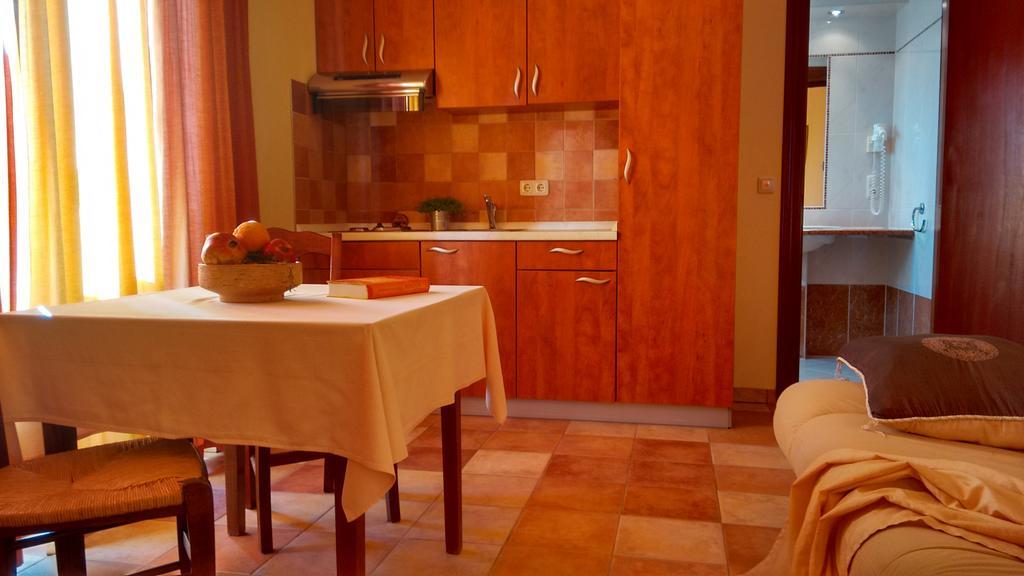 Aparthotel Lekavski Затон Екстер'єр фото